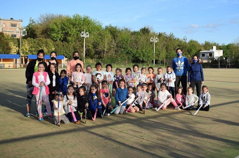 Las divisiones de Infantiles de Paracao celebran la vuelta a prácticas en el club. Pronto