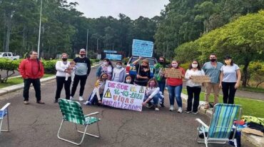 Integrantes del grupo Puente piden hace más de un año poder pasar de Concordia a Salto y viceversa.