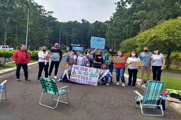 Integrantes del grupo Puente piden hace más de un año poder pasar de Concordia a Salto y viceversa.
