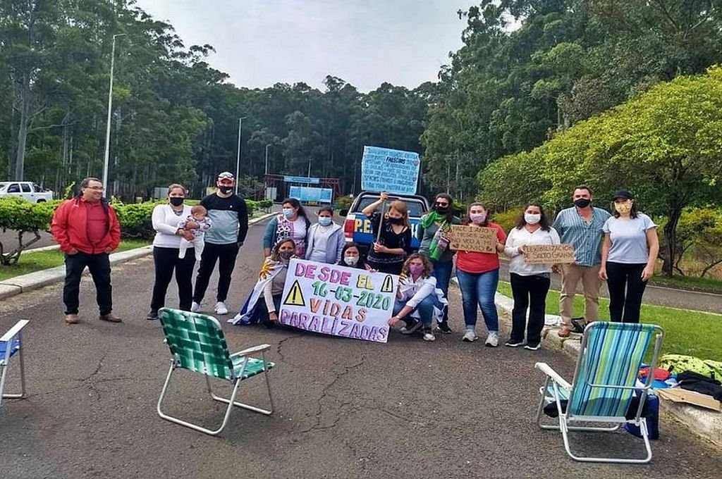 Integrantes del grupo Puente piden hace más de un año poder pasar de Concordia a Salto y viceversa.
