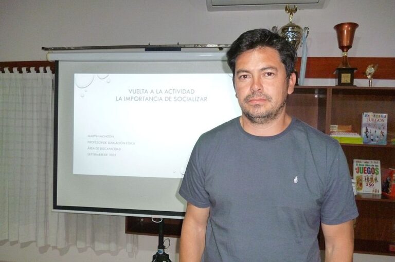 El profesor Martín Monzón es especialista en deportes adaptados. Brindó una charla donde habló de las consecuencias de la pandemia.