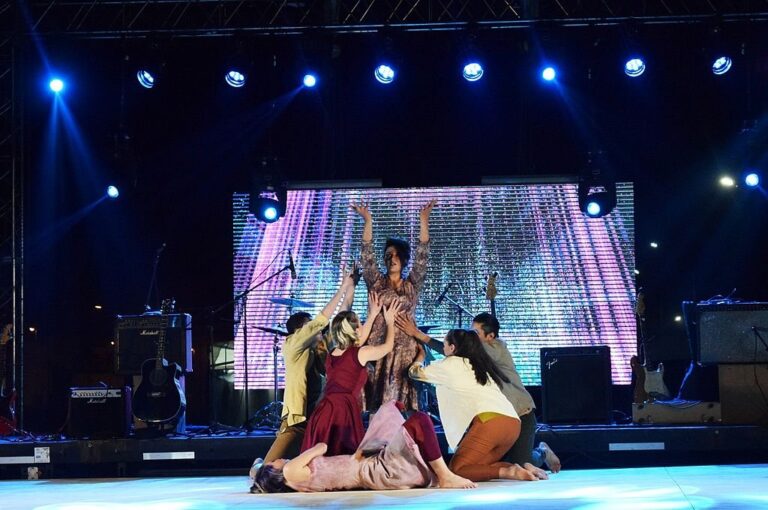 En el escenario principal las muestras artísticas hicieron disfrutar a los presentes.