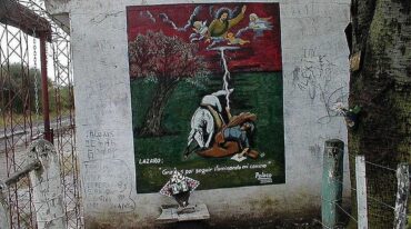 Las ofrendas a un 'santo milagrero' no reconocido por la Iglesia Católica.