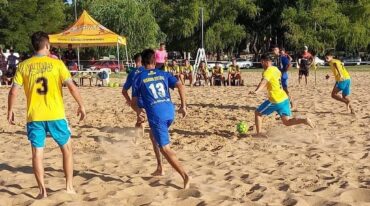 Fútbol Playa masculino en el Balneario Thompson.