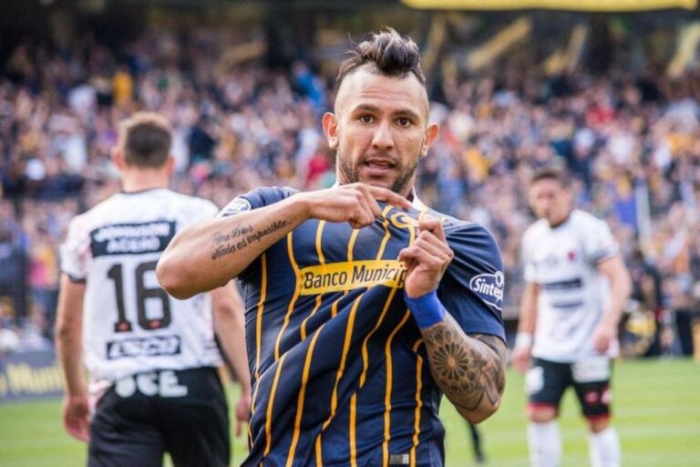 Walter Montoya vuelve a vestir la camiseta auriazul. Archivo.