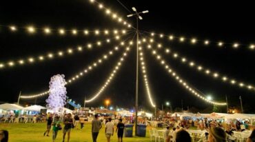 Se espera una gran convocatoria para el festival que reunirá a grandes artistas nacionales y provinciales. Además habrá stands de pescadores y productos vitivinícolas.