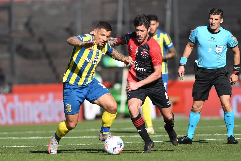 Emiliano Vecchio (Central) y Pablo Pérez (Newell's) dieron positivo de coronavirus y están aislados. Archivo.