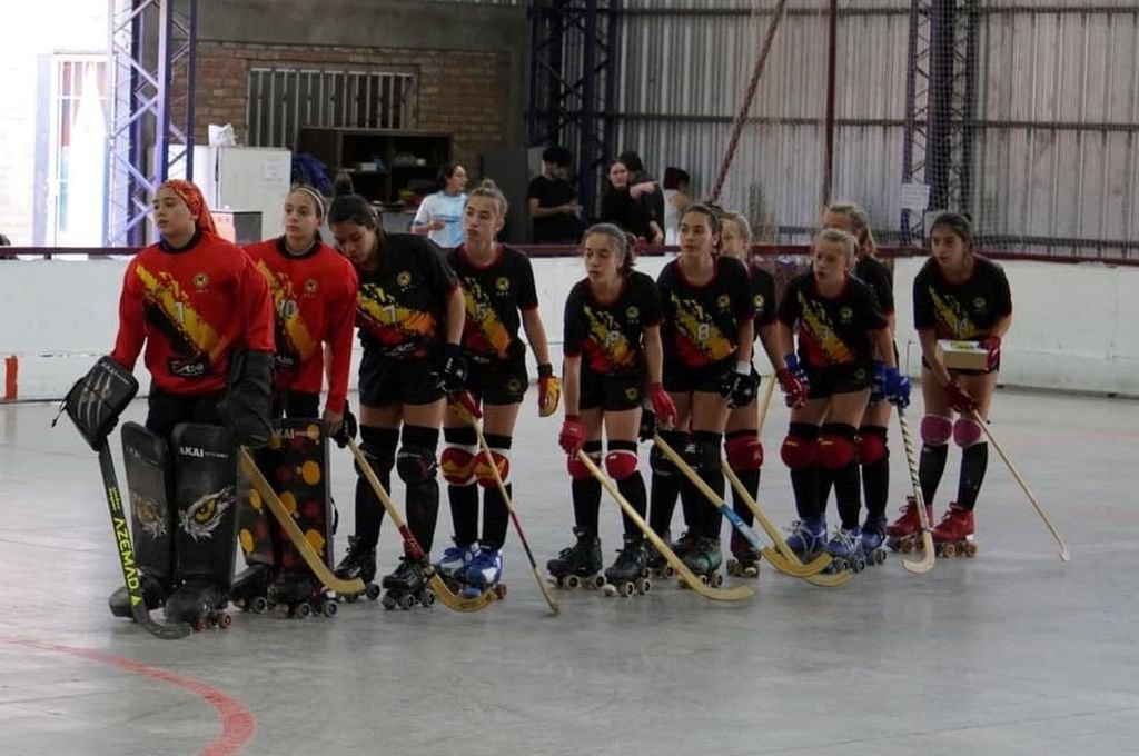 El equipo femenino de Atlético Neuquén puso al hockey sobre patines entrerriano por primera vez en una final de Campeonato Argentino de Clubes.