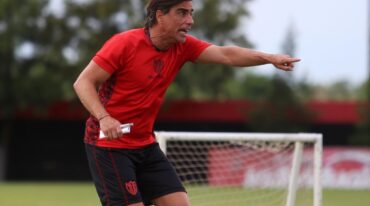 Javier Sanguinetti y los dirigentes encargados del fútbol deberán poner especial atención en las necesidades y los nombres