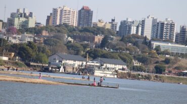 El 2022 inició en la capital provincial con el nivel del hidrómetro por debajo del cero.