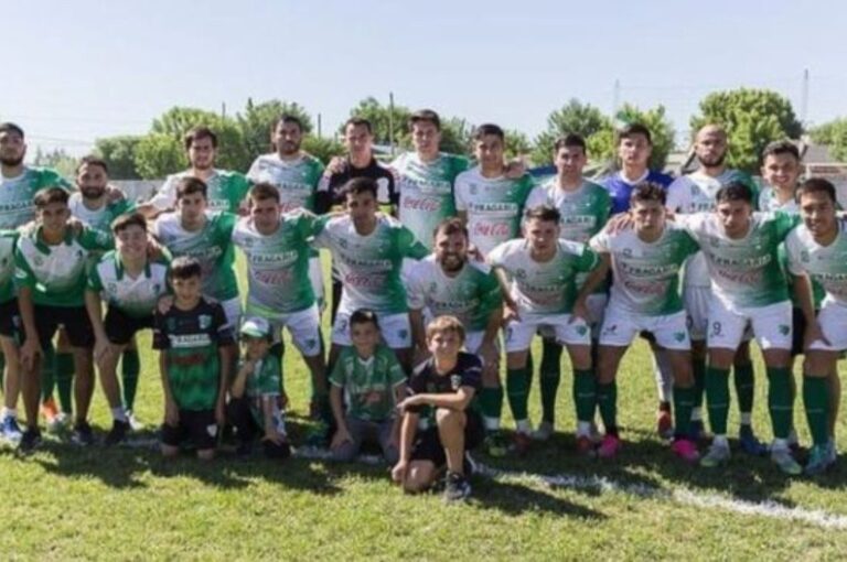 El plantel de Studebaker campeón de la Copa Federación 2020 en el partido definitorio en Humboldt