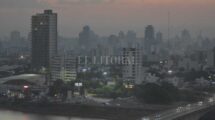 No es niebla. El humo cubre la ciudad de Santa Fe desde hace varias semanas