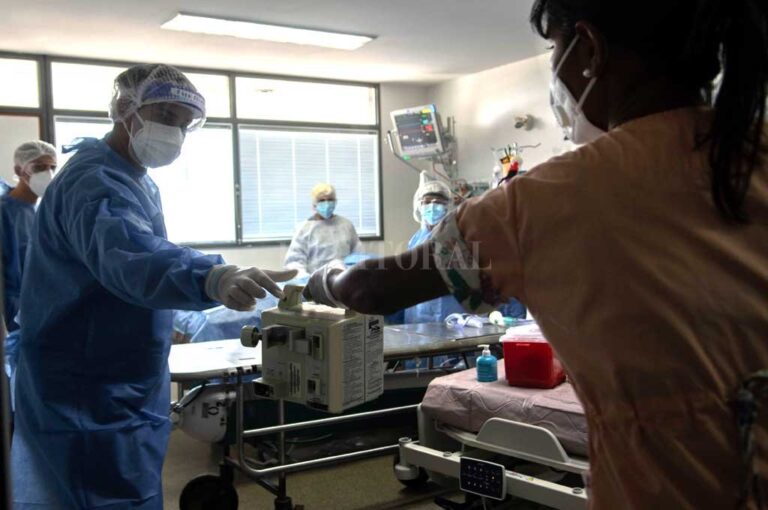 Si bien son pocos los pacientes Covid internados en las terapias intensivas