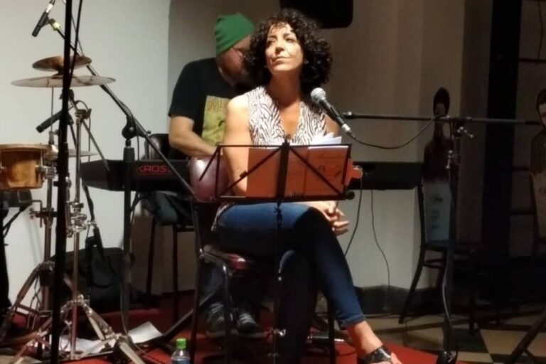 "Lo que siento que hay es una sensibilidad con las palabras y ciertas vivencias con el lenguaje. El hecho irrefutable de que hablamos y somos hablados". Gentileza.