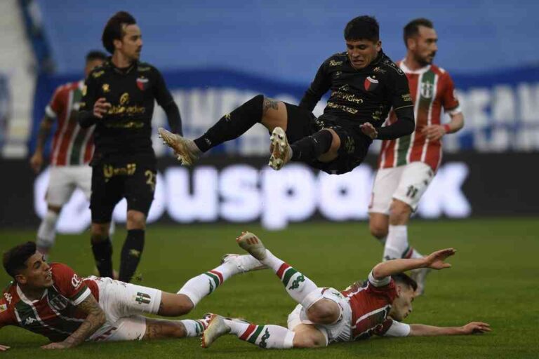 Relación en el aire. Luego de lo de Sosa Sánchez (venía a Colón y terminó en Liniers) y ahora lo de Aliendro (lo hablaron por atrás)