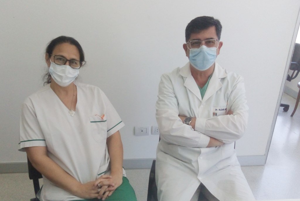 Daniel Alzari (derecha)