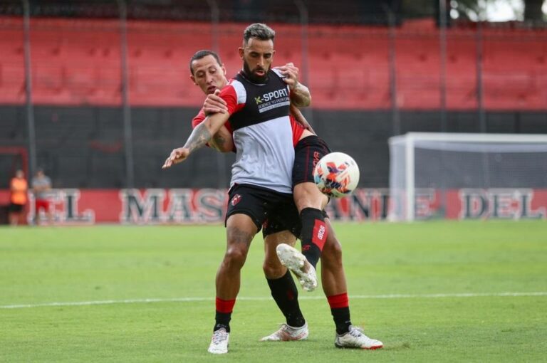 Patronato cayó en su primer amistoso en Rosario. Foto: Prensa Newells
