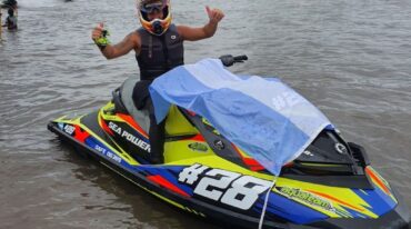 El paranaense Emanuel Pross continúa apuntando alto entre las motos de agua
