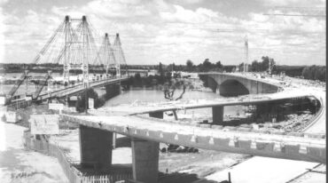 La construcción del  puente Oroño