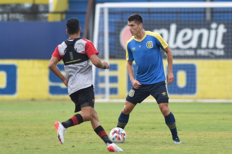 Lo Celso sufrió una grave lesión de rodilla y será operado. Gentileza: prensa Rosario Central.