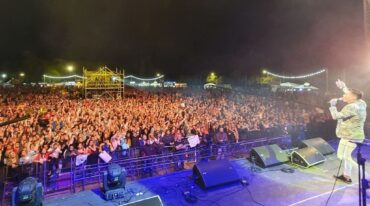 Gran concurrencia en las primeras dos noches de la Fiesta Nacional de la Artesanía. Más de 200 artesanos de todo el país exponen sus piezas. Gentileza: Municipalidad de Colón