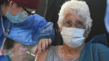 Los mayores no dudan. En pandemia se recuperó la confianza en las vacunas entre las personas de más de 65 años