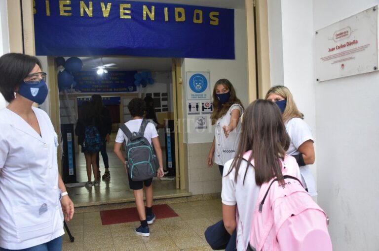 Más horas en la escuela. El inicio del ciclo lectivo 2022 traerá un porcentaje de días de clases (184) que superará al de 2021 (180) y al de 2020 (178). Archivo / Flavio Raina