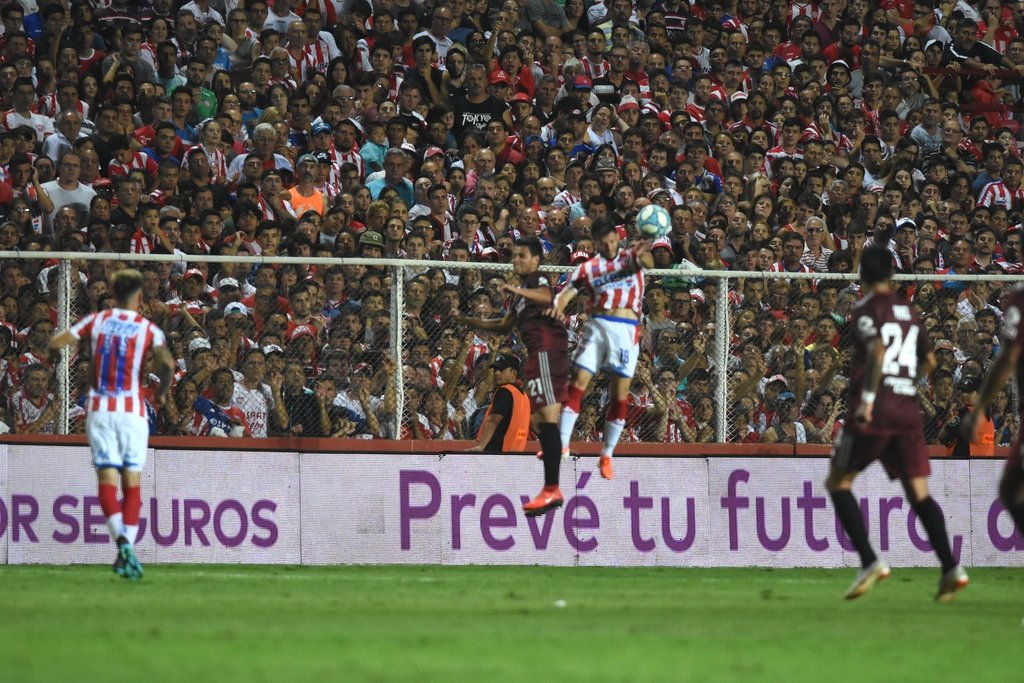 Luna Diale y el grito de gol de todo el pueblo tatengue. Eduardo Seval