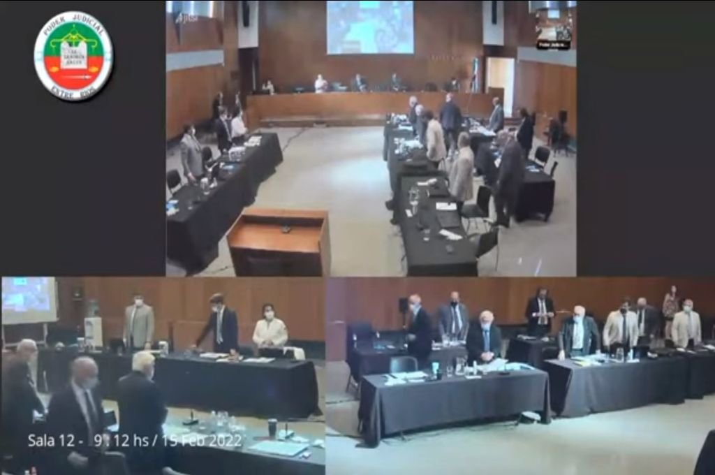 El juicio es transmitido vía internet desde los Tribunales de Paraná. Captura digital
