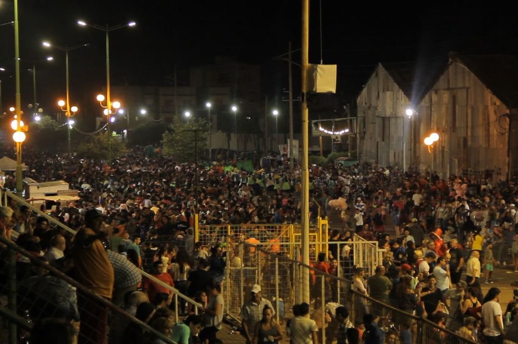 El Corso Matecito es una de las fiestas populares más importantes de Gualeguaychú. Carla Gasman Vaispapir