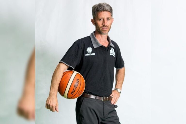 'Espero que mi equipo tenga la fortaleza para hacer buenos partidos y para reponerse en el caso de que haya adversidades'