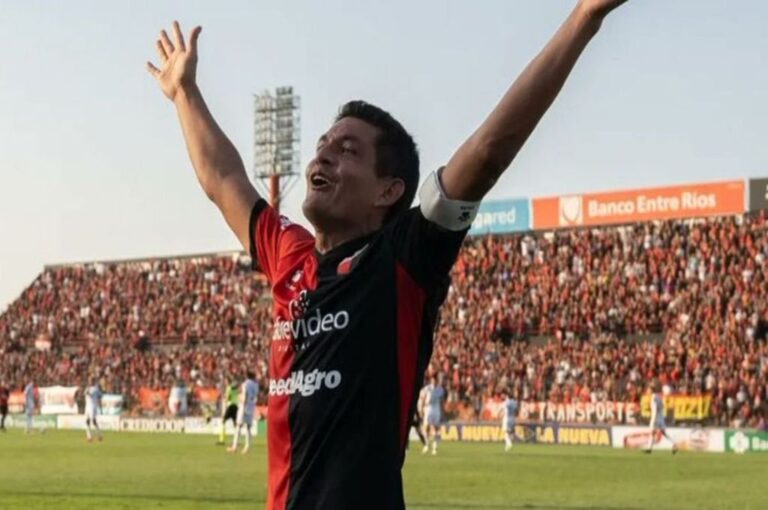 El Grella se colmó de hinchas sabaleros en Paraná. Gentileza Prensa Colón