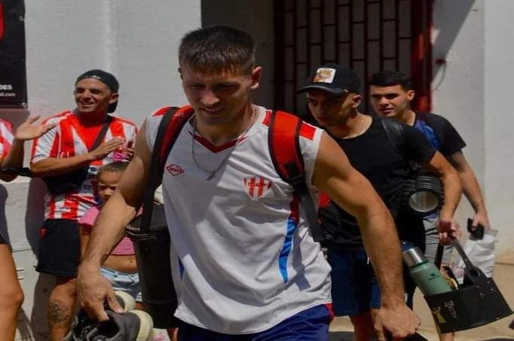 Los jugadores de Atlético Paraná fueron despedidos por los hinchas