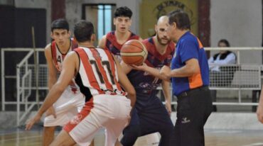 Paranaenses y santafesinos volverán a encontrarse en la trascendental competencia que ofrece el Torneo Dos Orillas de Mayores.  APB