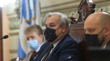 El socialista Farías con respaldo de los jefes de bloques para su nota ante el gobernador.   Cámara de Diputados