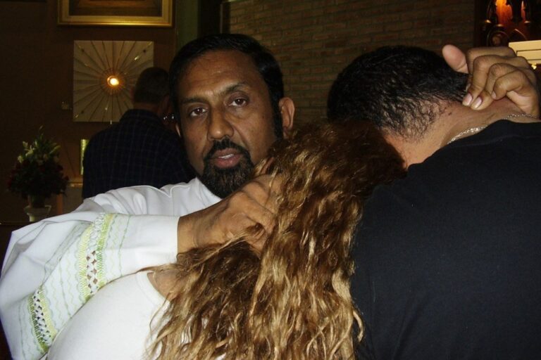 El Padre Ignacio se refirió en su última misa dominical a la causa penal que la mujer recibió. Archivo.