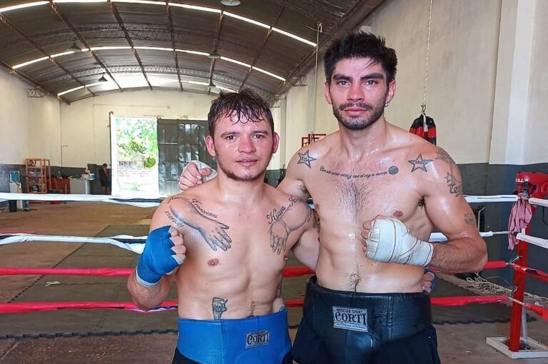 Daniel Aquino se prepara para su pelea del 12 de marzo realizando sesiones de guanteo junto con Marcos Martínez