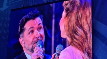 Fabián Solaro y Ekaterina Guseva interpetando "Vals Accidental" en la final del festival internacional de música "To road to Yalta" Archivo