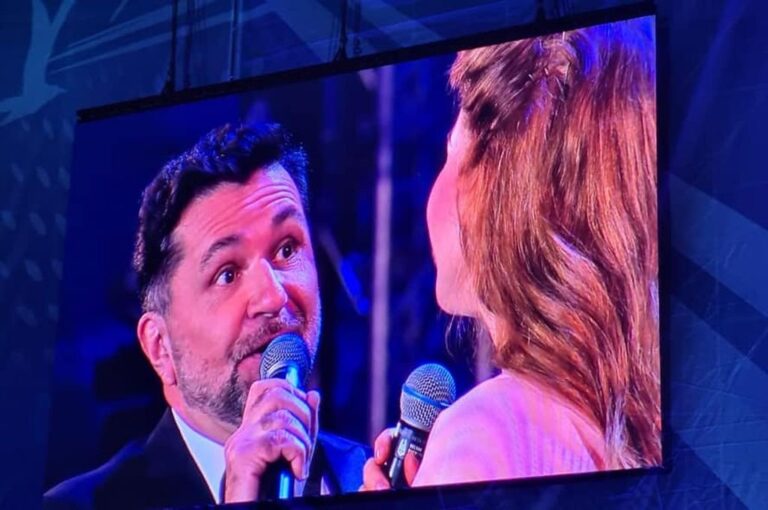 Fabián Solaro y Ekaterina Guseva interpetando "Vals Accidental" en la final del festival internacional de música "To road to Yalta" Archivo