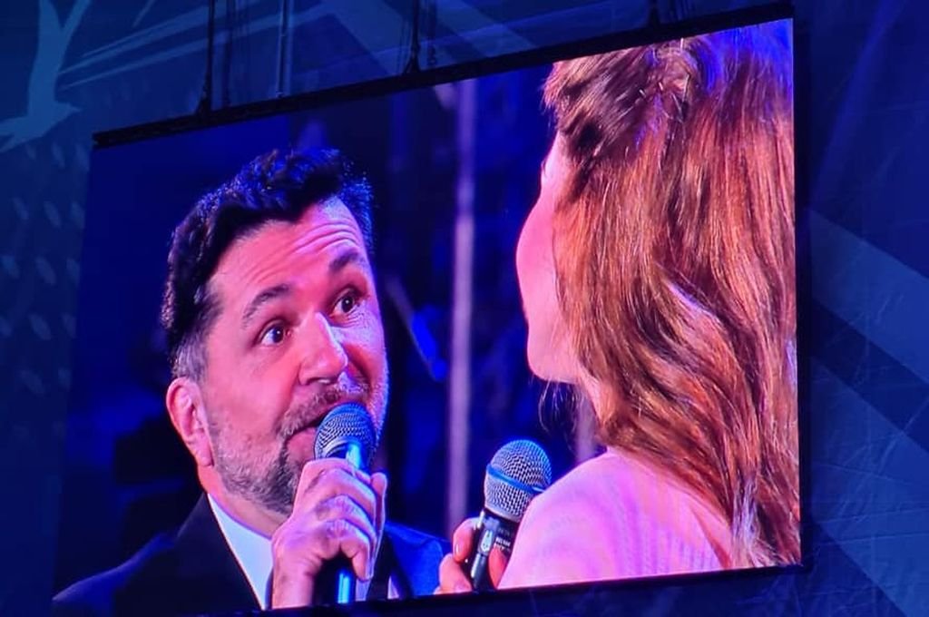 Fabián Solaro y Ekaterina Guseva interpetando "Vals Accidental" en la final del festival internacional de música "To road to Yalta" Archivo