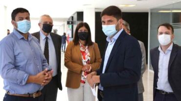 Pullaro fue acompañado al llegar a la sede judicial por el diputado nacional Gabriel Chumpitaz; el ex ministro Ricardo Silberstein y los diputados socialistas Clara García