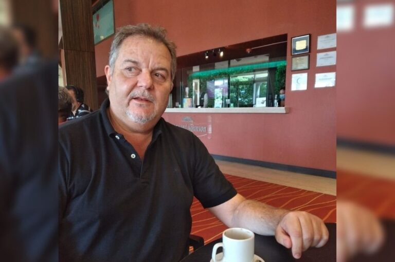 'Subir al fútbol profesional en corto plazo'