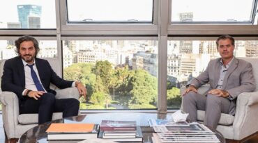 El intendente Martín Piaggio mantuvo un encuentro con el canciller argentino Santiago Cafiero.