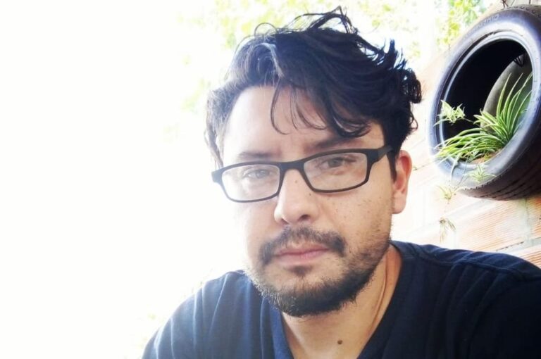 El escritor gualeguaychuense dialogó con MIRADOR ENTRE RÍOS.