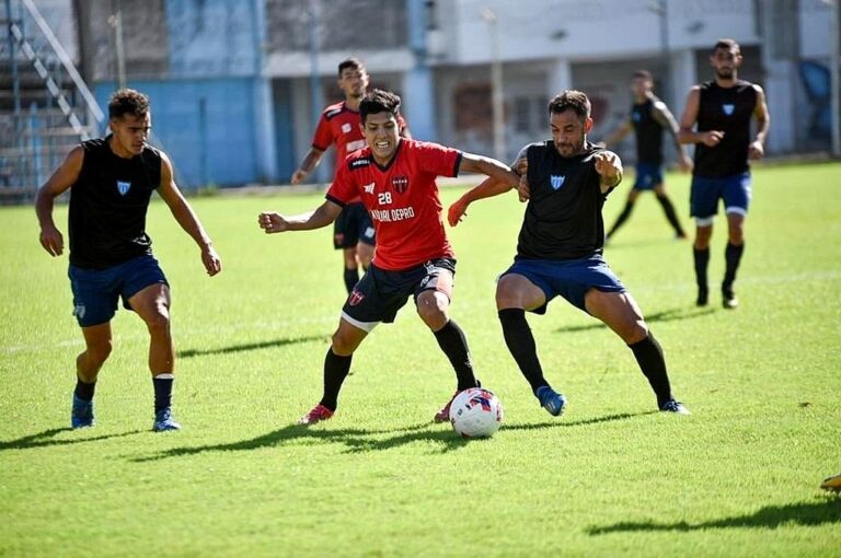 Juventud Unida de Gualeguaychú jugó recientemente dos partidos amistosos ante Defensores de Pronunciamiento