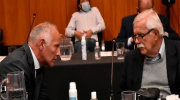Los defensores Marcos Rodríguez Allende y Raúl Barrandeguy.