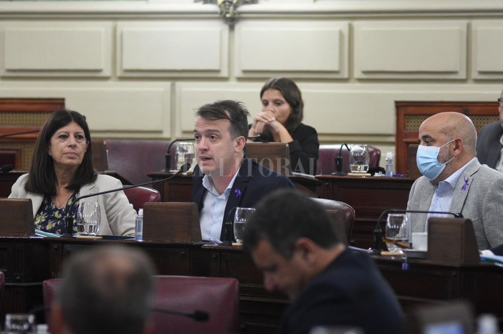 Habla el socialista Blanco y lo escuchan García y Palo Oliver