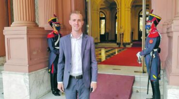 El periodista Bryan Mayer. Mirador