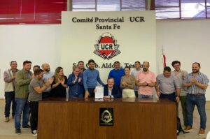 Michlig firma la lista de unidad con dirigentes radicales de toda la provincia. UCR