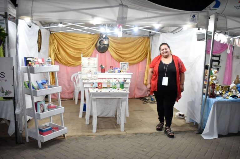 Las emprendedoras valoraron la posibilidad de ventas y publicidad que significan las ferias. Gentileza Municipalidad de Chajarí